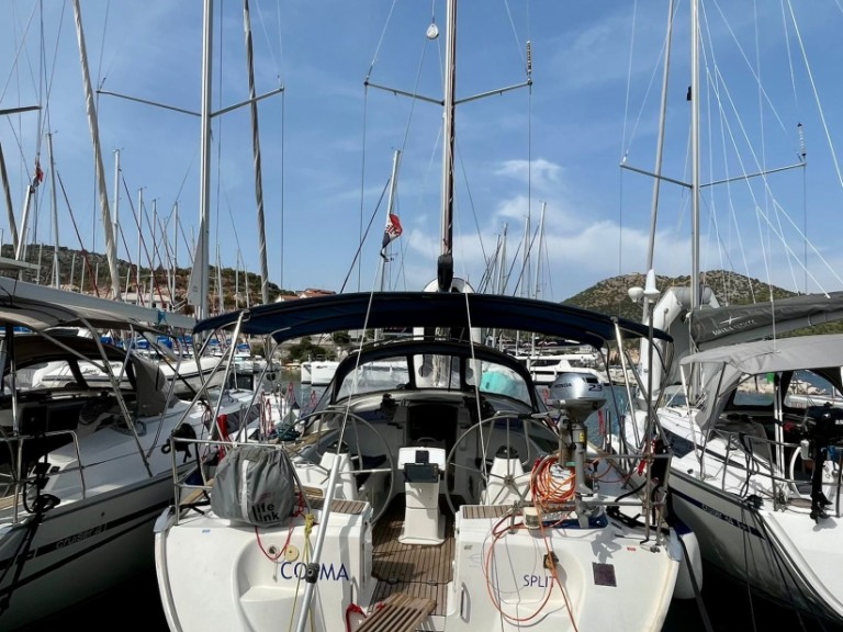 Sailboat to hire Marina (City) at the best price