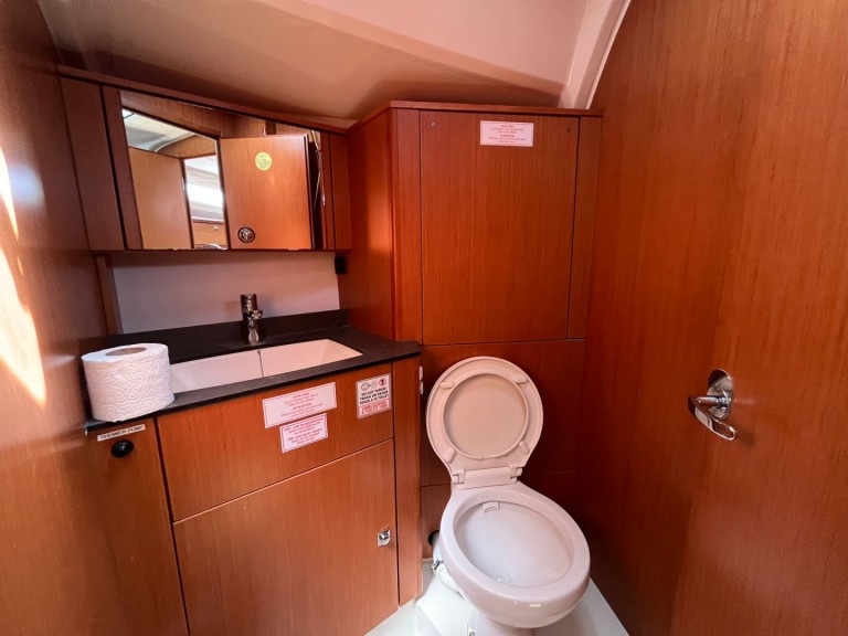 Hire a Bavaria Cruiser 41 Marina (City)