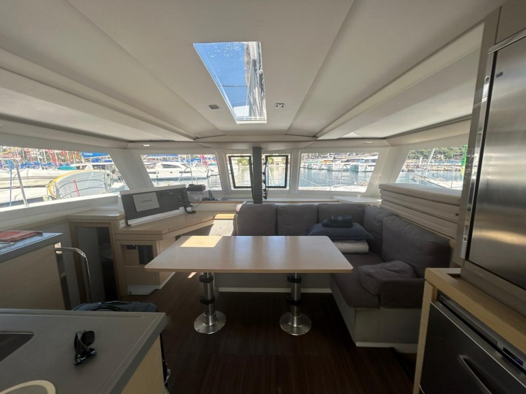 Yacht charter Marina (City) - Fountaine Pajot Lucia 40 on SamBoat