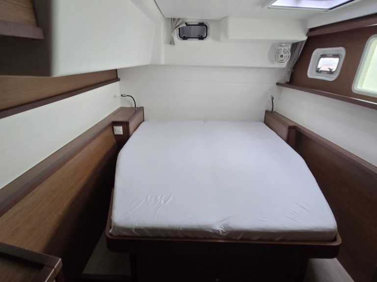 Charter a Lagoon Lagoon 450 Sport Top in Trogir on Samboat