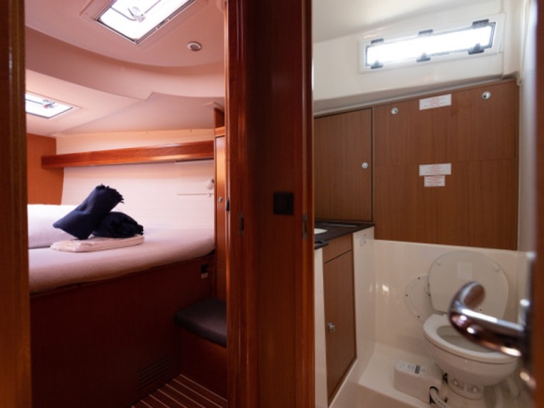 Hire a Bavaria Bavaria 45 Castiglioncello