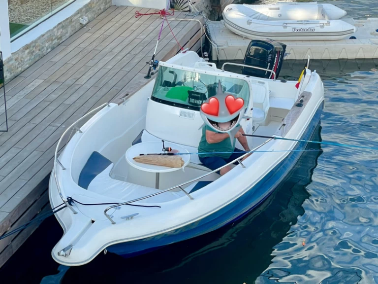 Charter a Quicksilver Quicksilver 630 Commander in Empuriabrava on Samboat