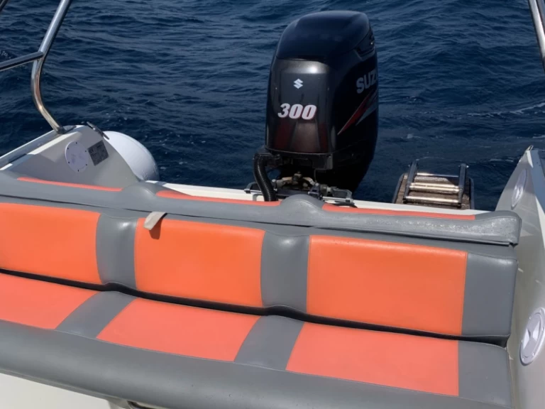 Yacht charter Hyères - Kardis THUNDERBIRD 780 on SamBoat