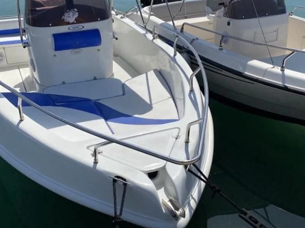 Motorboat to hire Giardini-Naxos at the best price