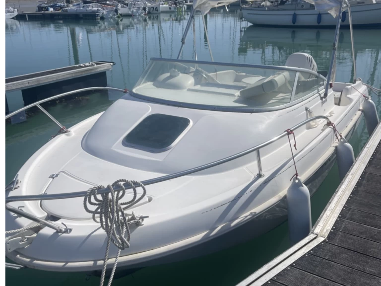 Motorboat hire in La Rochelle - Jeanneau Leader 545