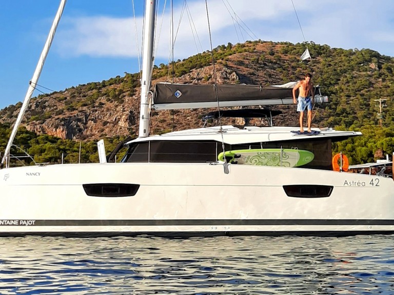 Catamaran to hire Kallithea at the best price
