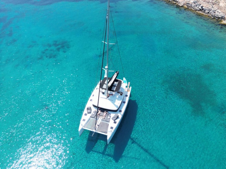 Charter a Lagoon Lagoon 52 in Alimos on Samboat