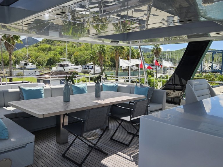 Hire Catamaran with or without skipper Sunreef Simpson Bay