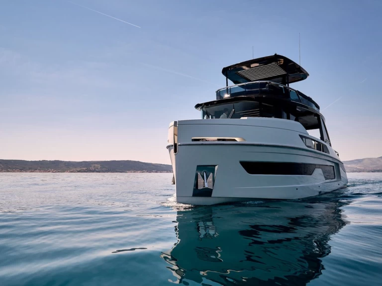 Luxury Yacht hire in Sukošan - Explorer Yacht Explorer Fly 62