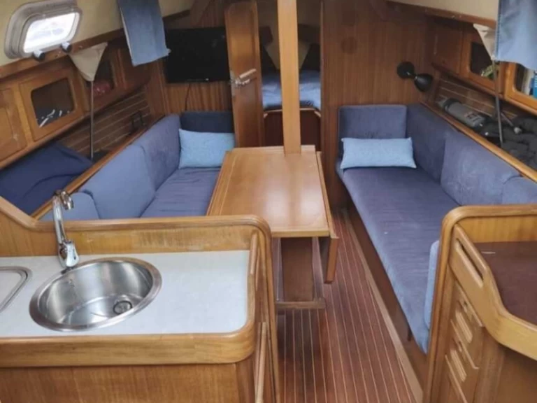 Hire Sailboat with or without skipper Bavaria Santa Uxía de Ribeira