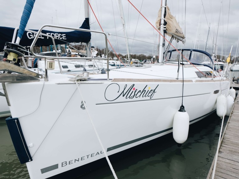 Yacht charter Hamble-le-Rice - Bénéteau Oceanis 37 on SamBoat