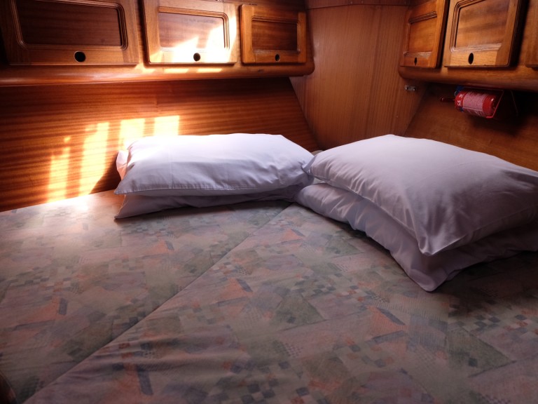 Hire Sailboat Bavaria with a boat licence