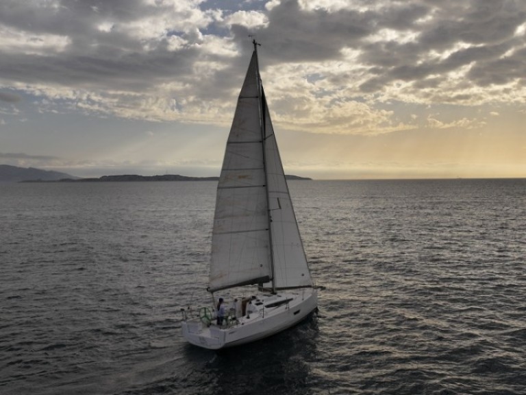 Hire Sailboat Elan with a boat licence