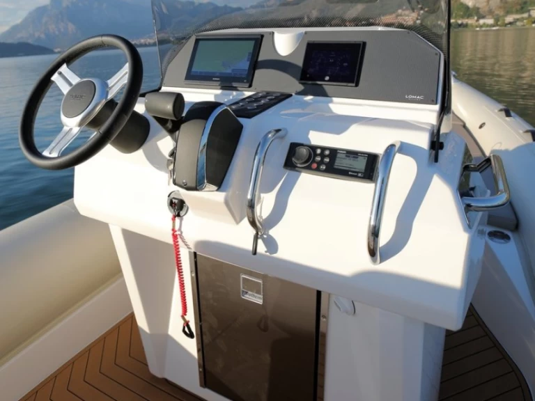 Hire RIB Lomac with a boat licence