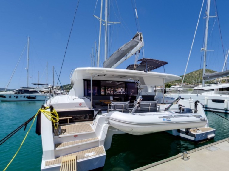 Hire Catamaran Fountaine Pajot with a boat licence