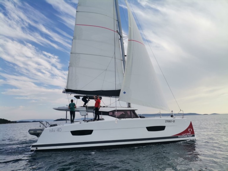 Hire Catamaran with or without skipper Fountaine Pajot Komolac