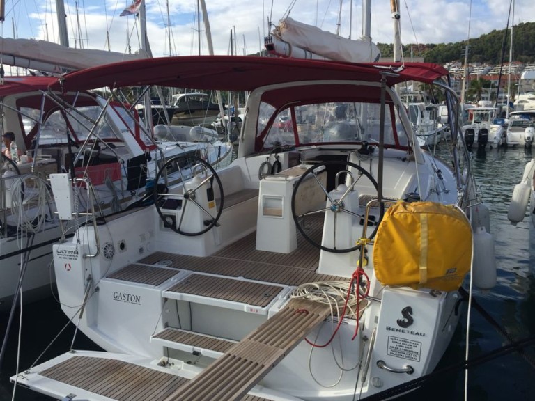 Sailboat to hire Split at the best price