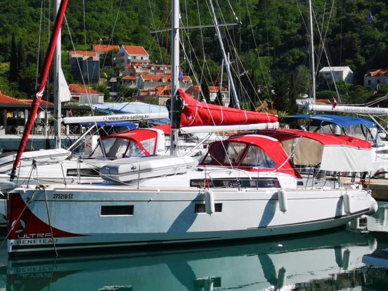 Yacht charter Komolac - Bénéteau Oceanis 38.1 on SamBoat