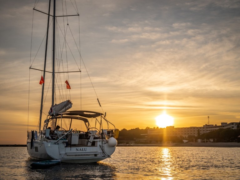 Yacht charter Pomer - Bénéteau Oceanis 46.1 on SamBoat