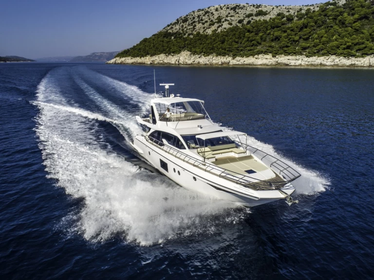 Yacht charter Trogir - Azimut Azimut 66 on SamBoat