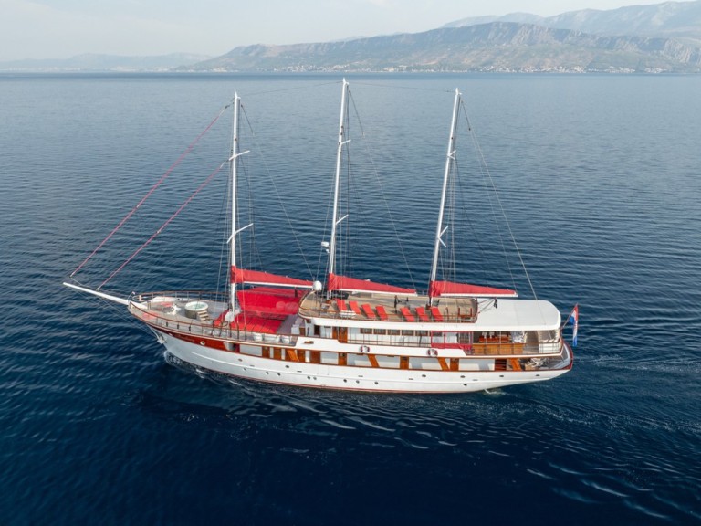 Sailboat hire in Split - Custom Made Barbara