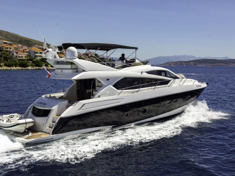 Charter a Sunseeker Sunseeker Manhattan 63 in Trogir on Samboat