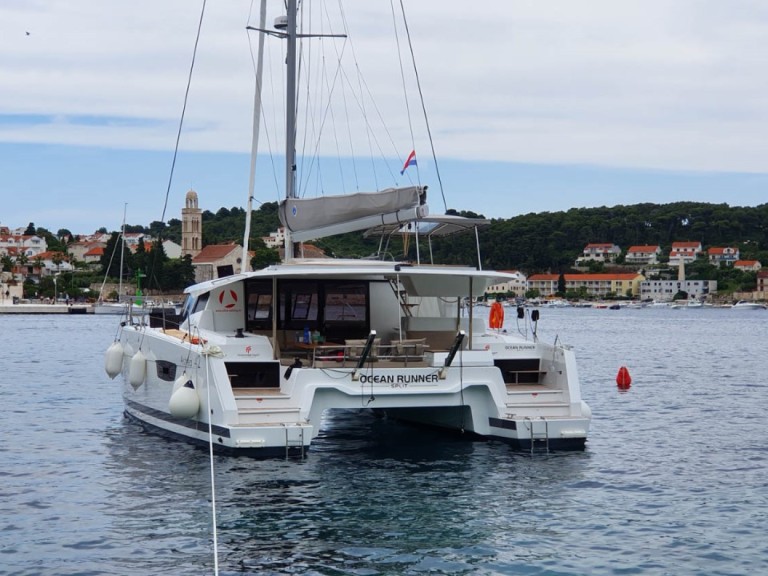 Yacht charter Seget Donji - Fountaine Pajot Astrea 42 on SamBoat