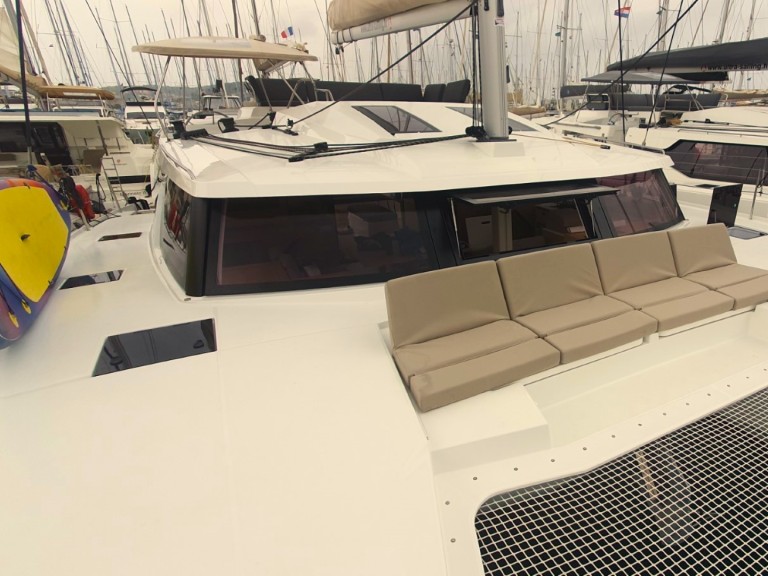 Catamaran to hire Seget Donji at the best price