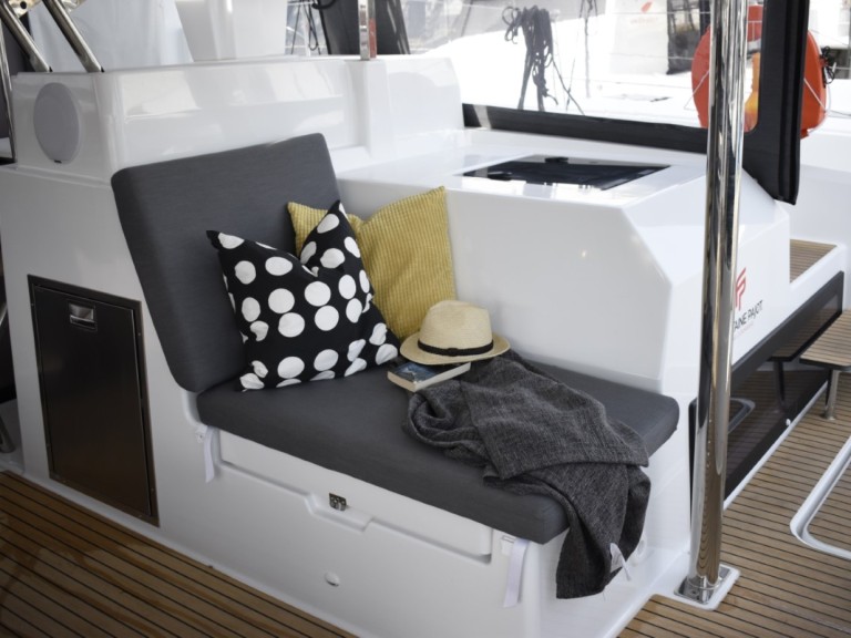 Catamaran to hire Seget Donji at the best price