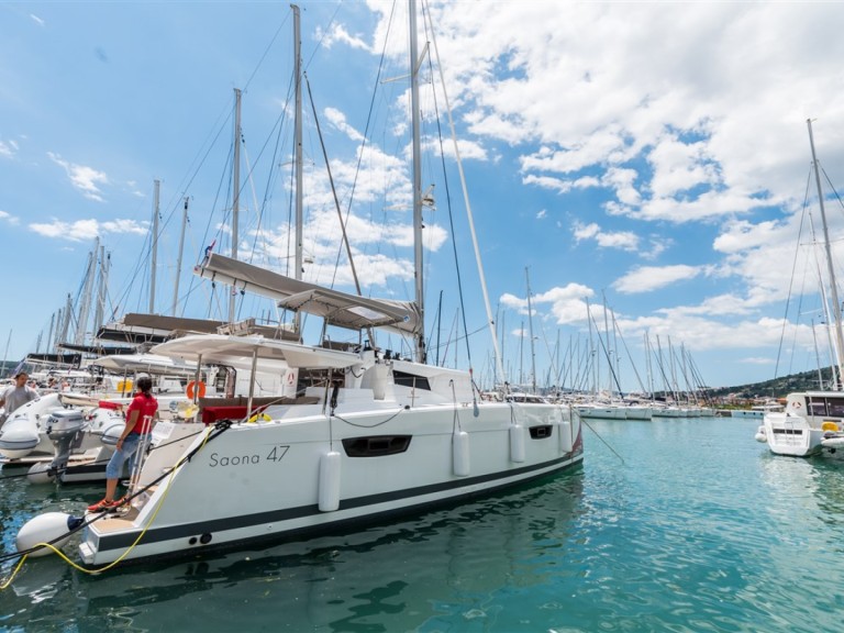Catamaran hire in Seget Donji - Fountaine Pajot Saona 47