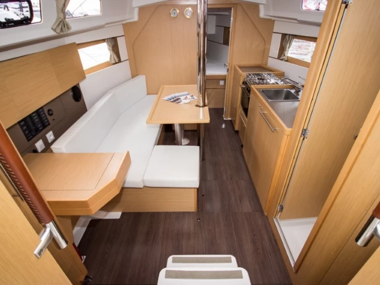 Hire Sailboat with or without skipper Bénéteau Split