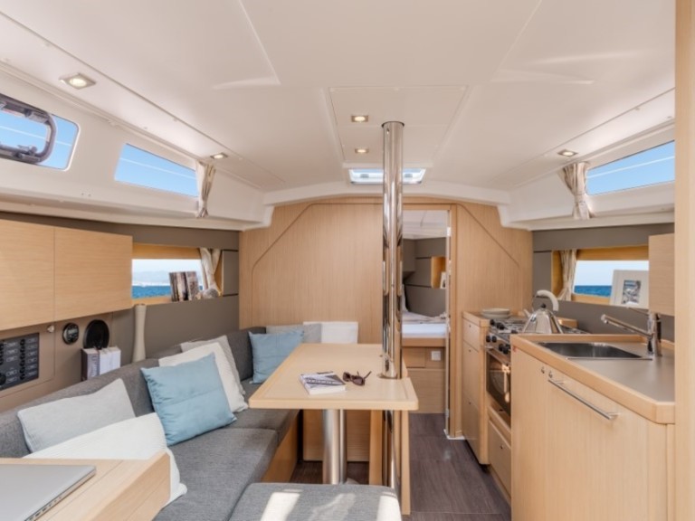 Sailboat to hire Split at the best price