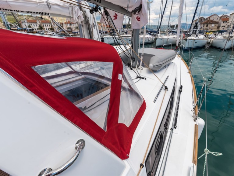 Hire Sailboat Bénéteau with a boat licence