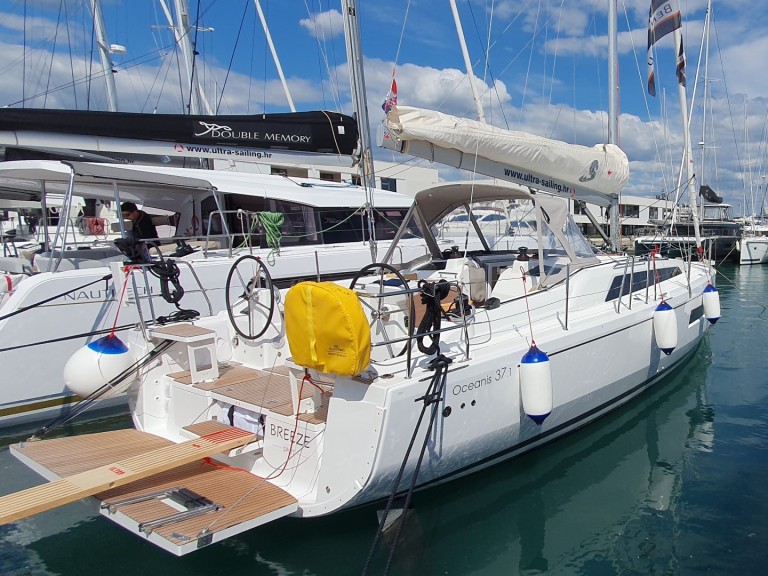 Charter a Bénéteau Oceanis 37.1 in Split on Samboat