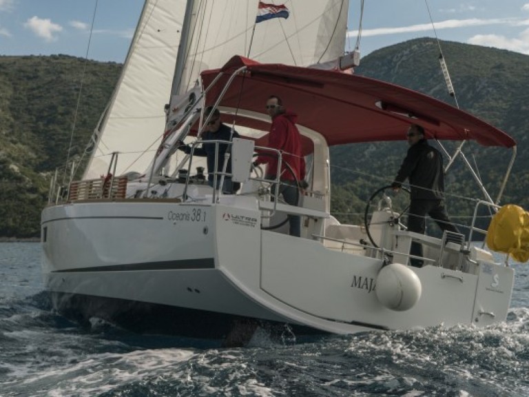 Sailboat to hire Split at the best price