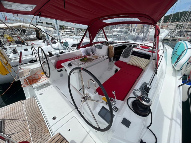 Sailboat to hire Split at the best price