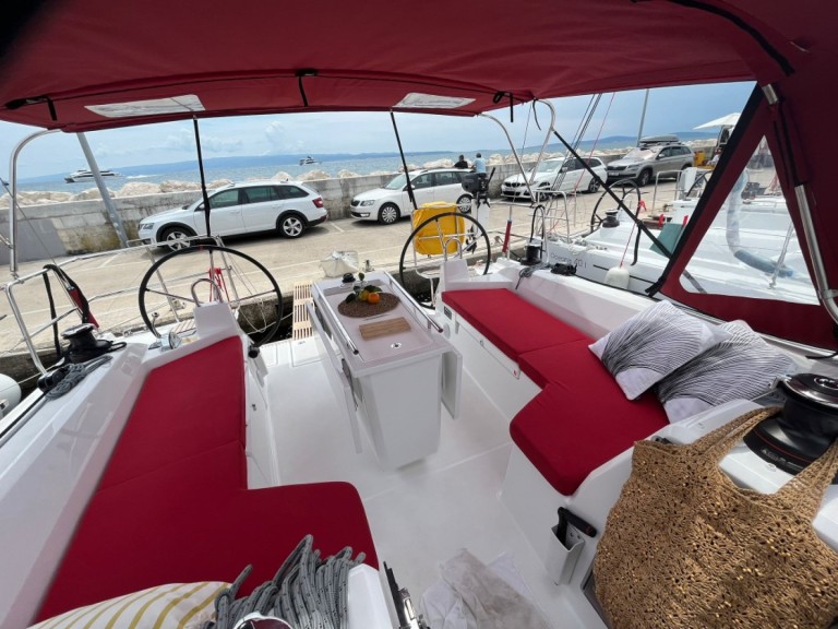 Yacht charter Split - Bénéteau Oceanis 40.1 on SamBoat