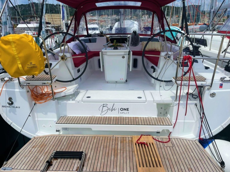 Yacht hire Split cheap Oceanis 40.1