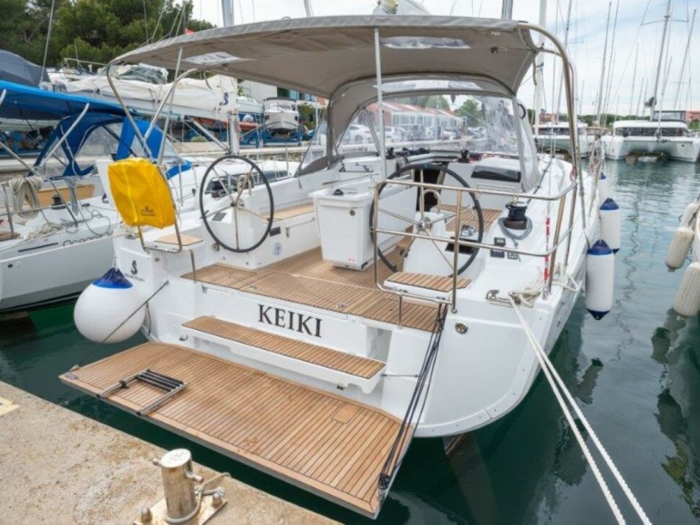 Sailboat hire in Pomer - Bénéteau Oceanis 40.1