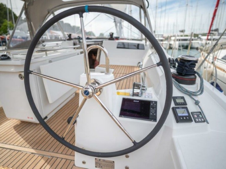 Hire Sailboat Bénéteau with a boat licence