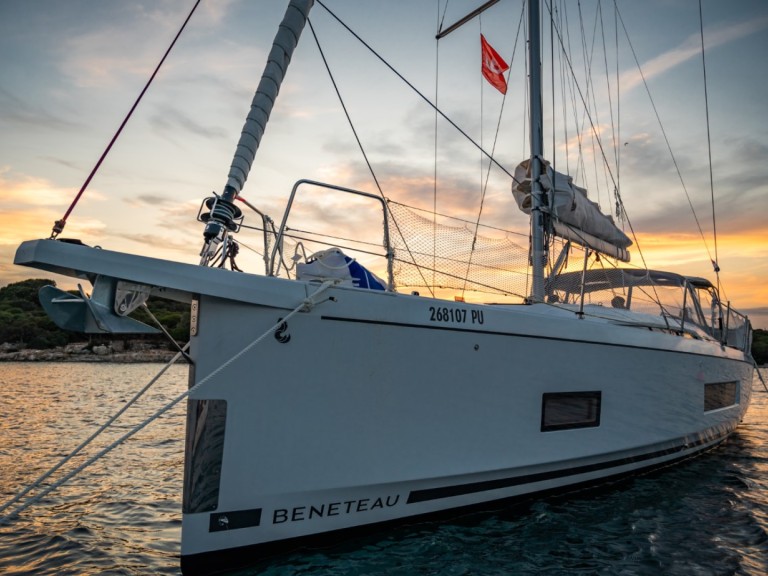 Hire a Bénéteau Oceanis 46.1 Pomer