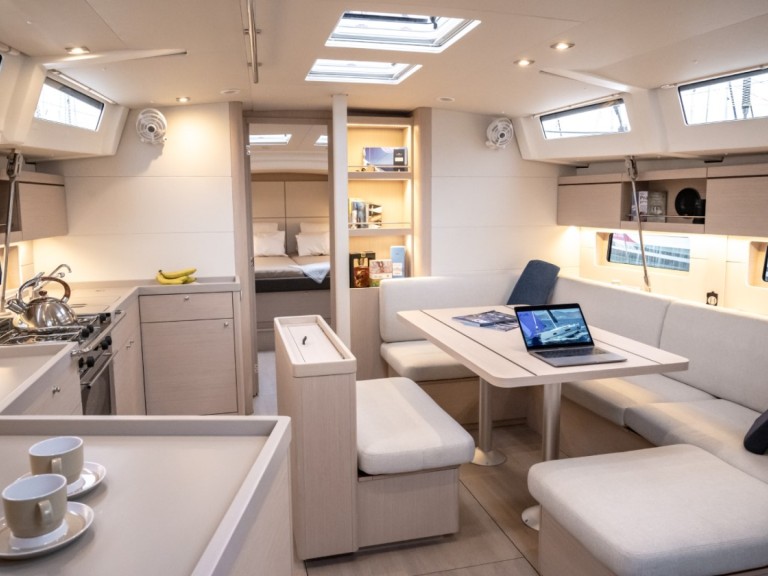 Sailboat hire in Pomer - Bénéteau Oceanis 46.1