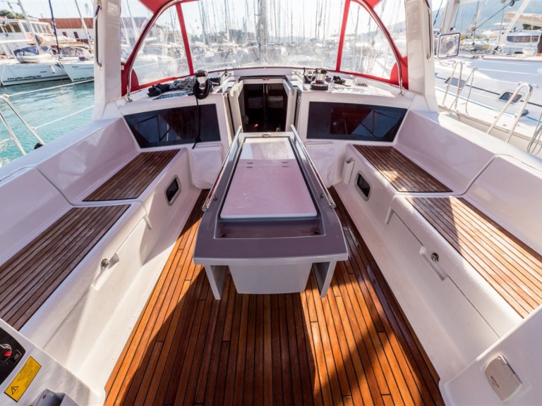 Yacht hire Split cheap Oceanis 48