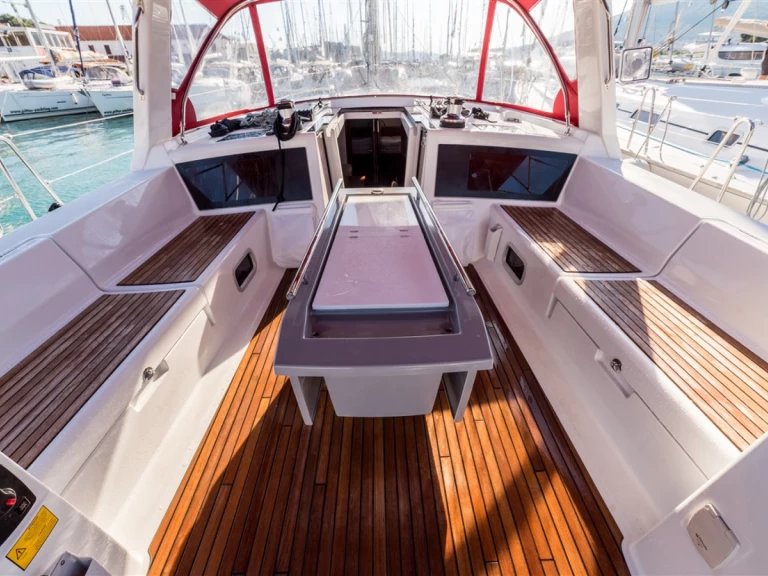 Yacht hire Split cheap Oceanis 48