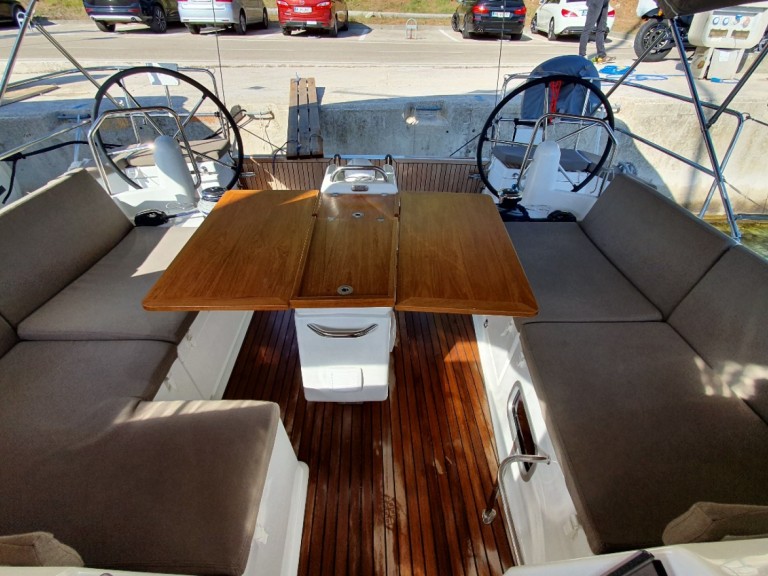 Sailboat hire in Pomer - Jeanneau Sun Odyssey 440