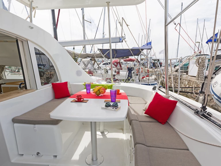 Hire Catamaran with or without skipper Lagoon Alimos