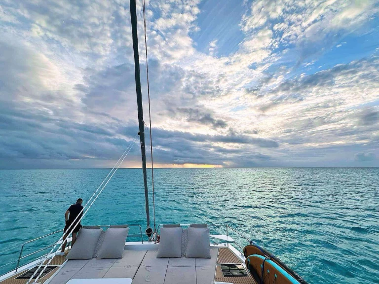 Charter a Bali M LEGACY in Nassau on Samboat