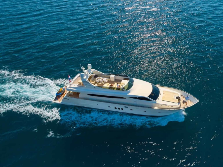 Charter a Canados International Srl. Canados 86 in Baška Voda on Samboat