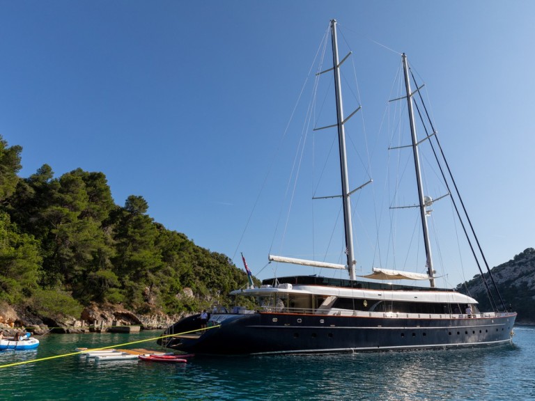 Sailboat to hire Krilo at the best price