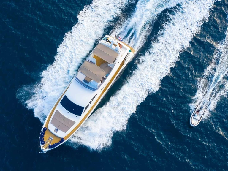 Hire Luxury Yacht Ferretti with a boat licence